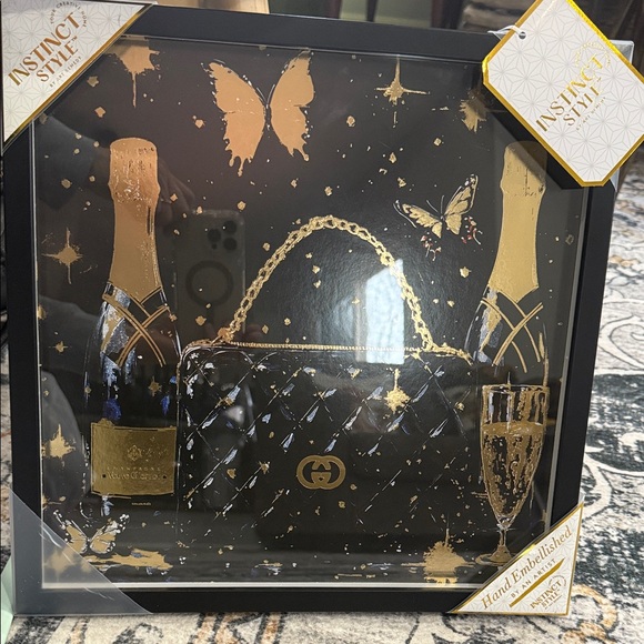 Hand embellished fashion gloss art wall - Picture 4 of 7